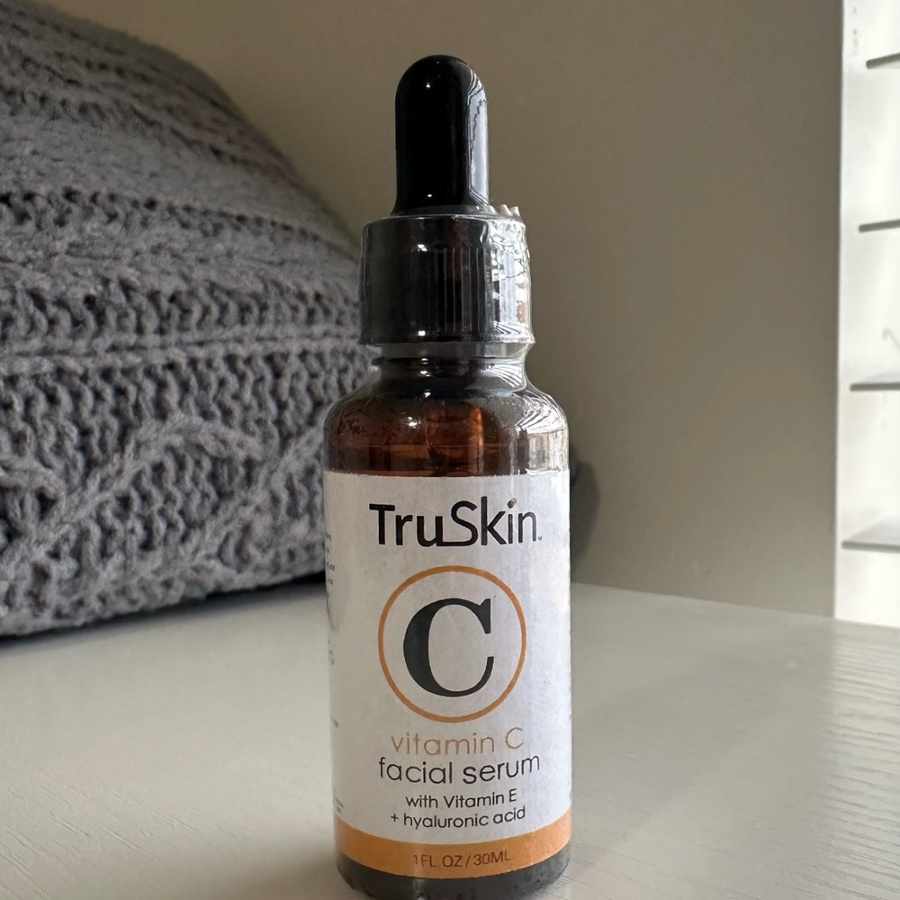 TruSkin Vitamin C Facial Serum Vitamin E hyaluronic acid Moisturizer Brightening
